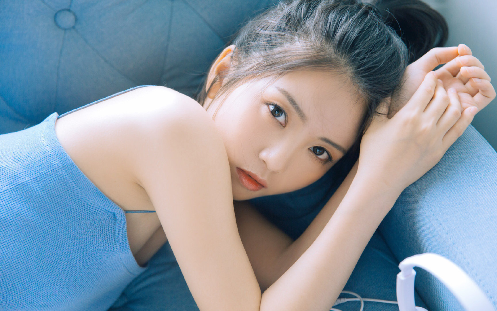 爱游戏app下载-林丹推广课上亲自为小选手做热身，林丹训练视频